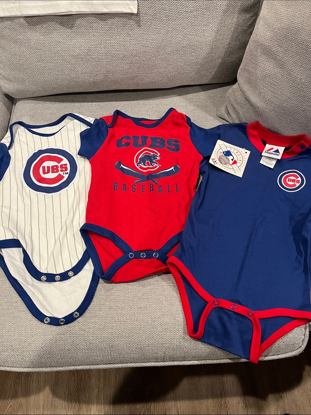 NWT Cubs Onesies Set of 4 18-24mo